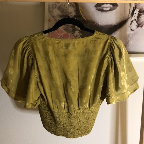 Urban Outfitters olive green cropped blouse - Picture 2 of 4